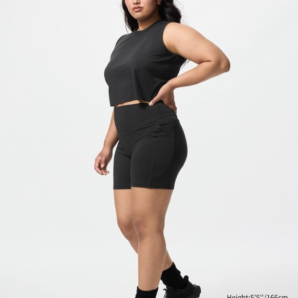 Uniqlo Pants - EXTRA STRETCH Uniqlo AIRism Biking Shorts with Pockets Women’s M